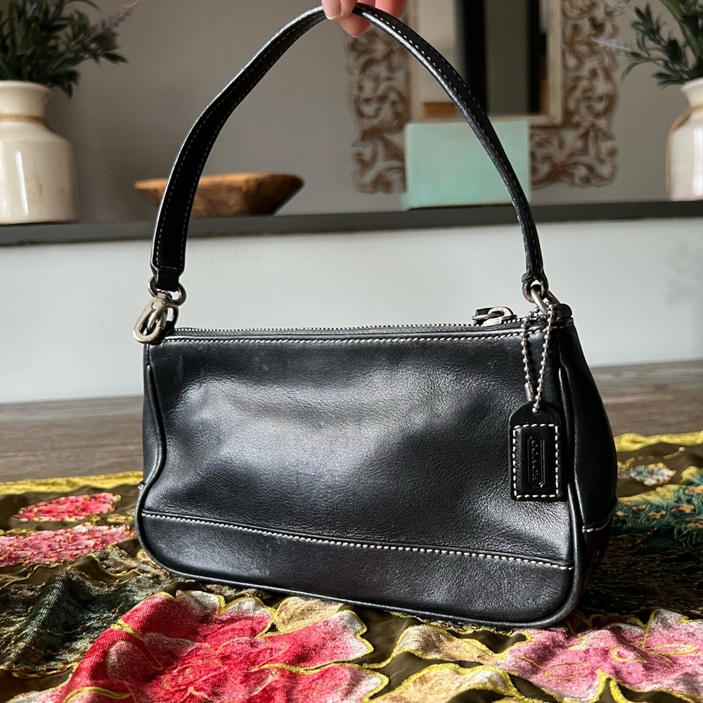 Vintage Coach Hamptons black leather mini demi shoulder bag